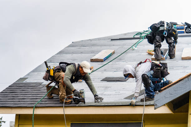 Professional Gutter Installation technician working in Hildebran, NC